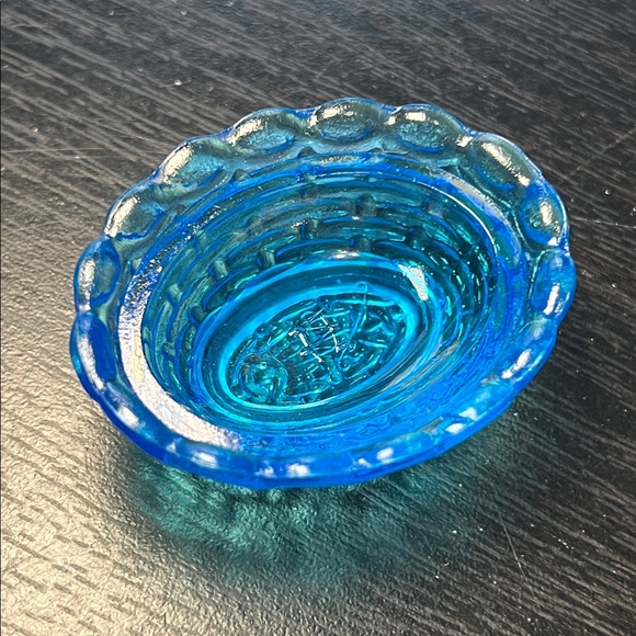 Vintage Miniature Blue Topaz Glass Hen on Nest Salt Cellar Westmoreland USA - Picture 8 of 11